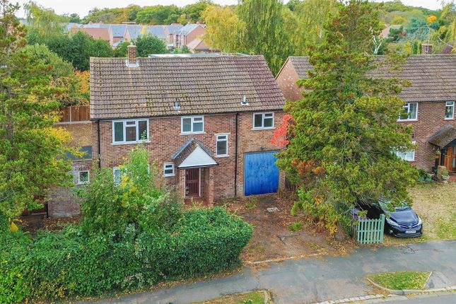 6 bed detached house