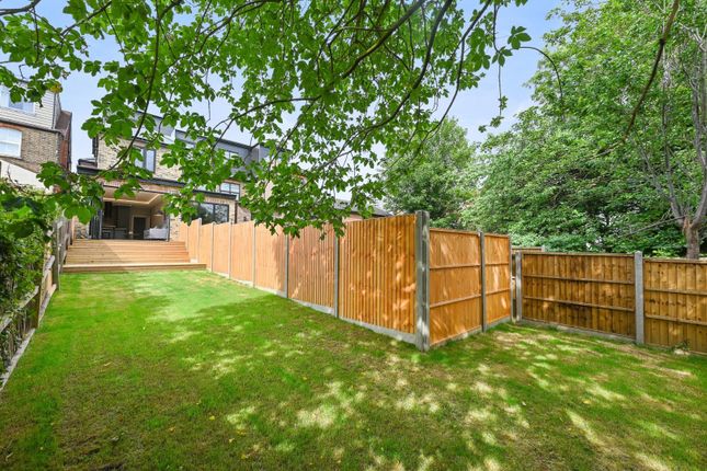 Lynton Road, Acton 2 bed flat for sale