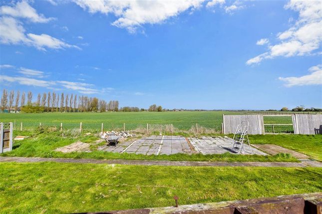 5 bed detached house