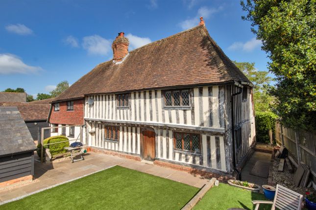 3 bed country house