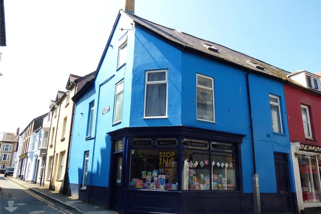 End of terrace house for sale