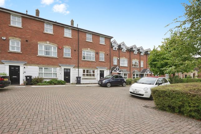 5 bed property