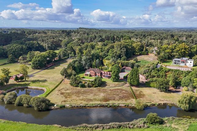 Avon Castle Drive, RINGWOOD, BH24 7 bed detached house for sale