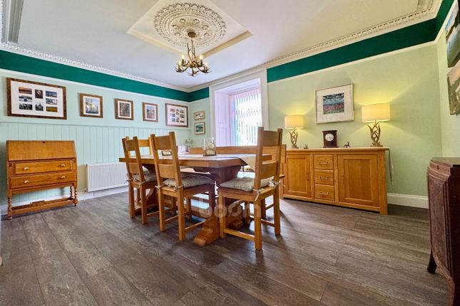 6 bedroom semi-detached house for sale