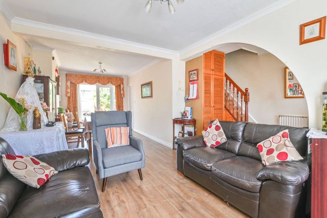 Hodder Drive, Perivale, Greenford, UB6 3 bed terraced house for sale