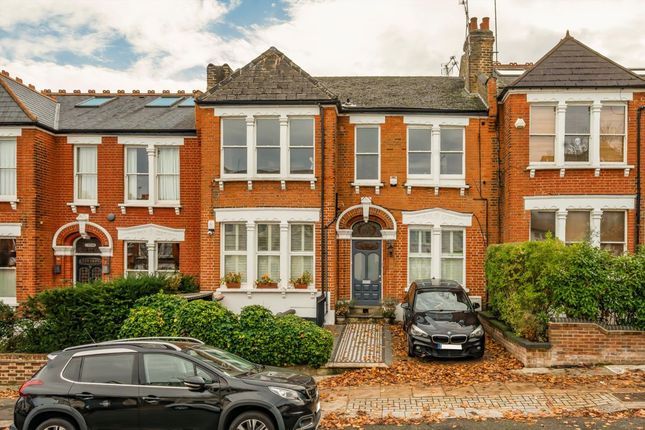 Muswell Road, London N10 3 bed flat for sale