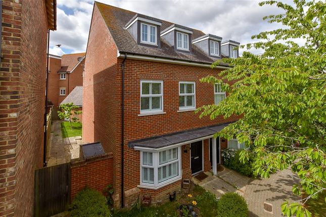 Discovery Drive, Kings Hill, West... 4 bed semi