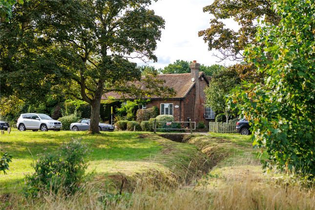 The Common, Cranleigh, Surrey, GU6 3 bed detached house for sale