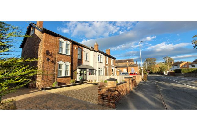 4 bedroom end of terrace house for sale