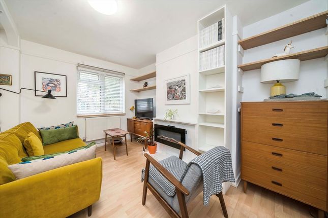 Deans Close, London W4 Studio for sale