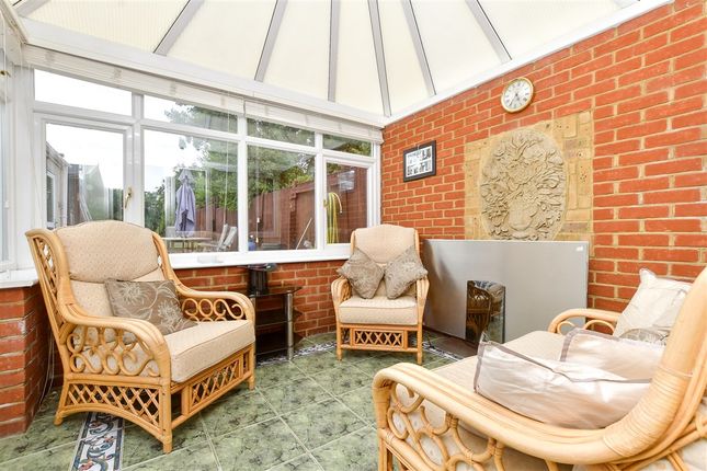 Little Bookham Street, Bookham... 3 bed semi