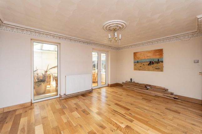 4 bedroom end of terrace house for sale