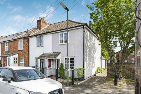 Armstrong Road, Englefield Green... 2 bed end of terrace house for sale