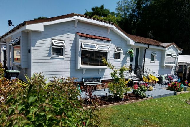 Dengrove Park, Shalloak Road, Broad Oak 3 bed park home for sale