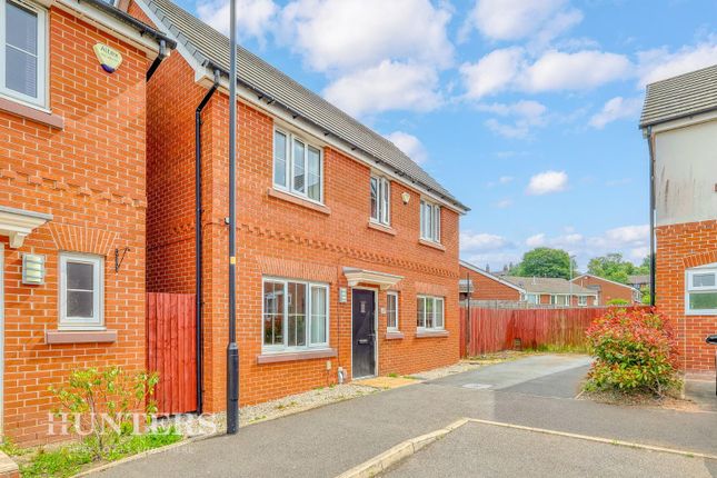 Oak Close, Chadderton, Oldham 3 bed detached house for sale