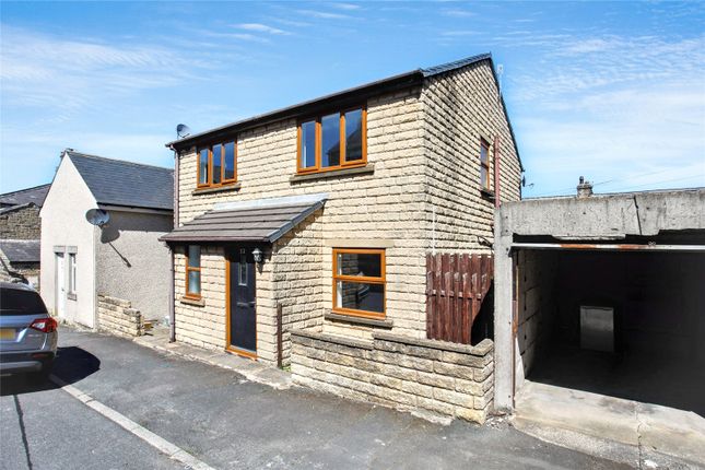 York Street, Barnoldswick... 2 bed semi