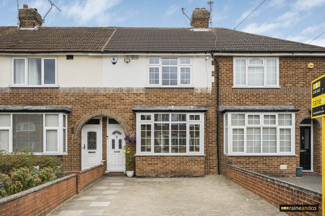 Heathcote Avenue, Hertfordshire 3 bed terraced house for sale