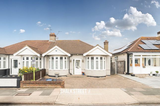 Randall Drive, Hornchurch, RM12 2 bed semi