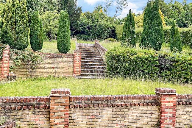 3 bed detached house