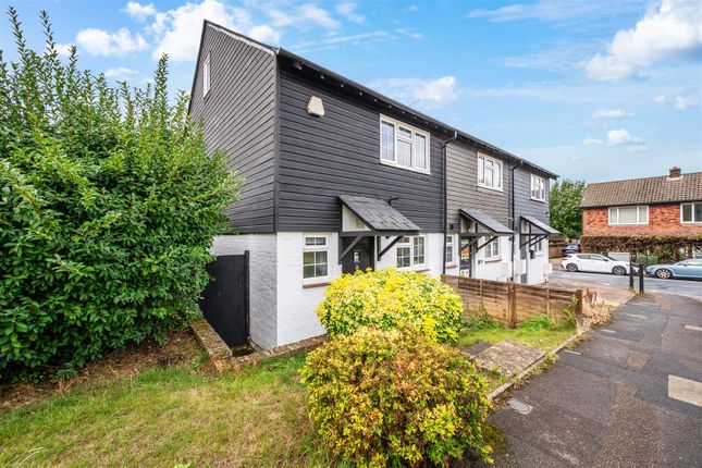Middle Close, Epsom 2 bed end of terrace house for sale