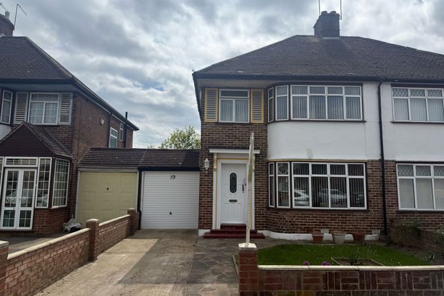Chatsworth Road, Hayes, UB4 4 bed semi