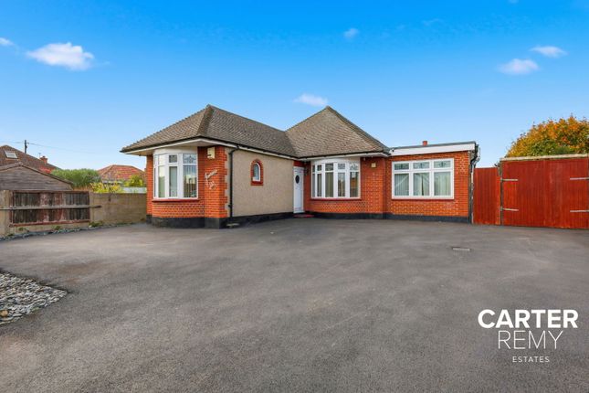 Pembroke Avenue, Corringham, SS17 4 bed detached bungalow for sale