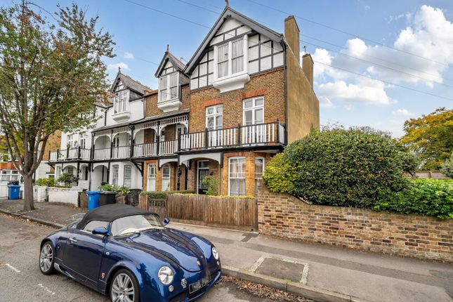 5 bedroom end of terrace house for sale