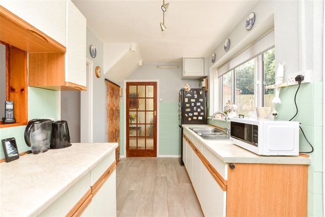 3 bed end terrace house