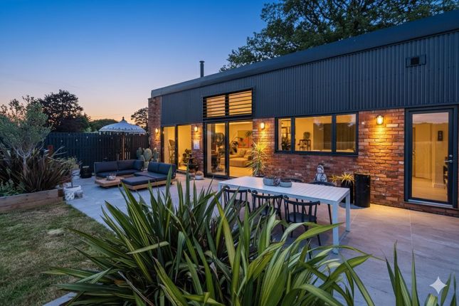 Poolhead Lane, Tanworth in Arden... 4 bed semi