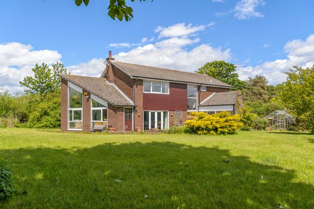 Detached house for sale