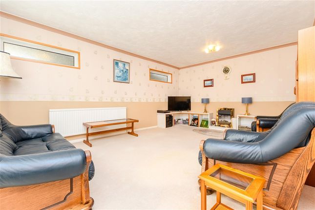 2 bed detached bungalow