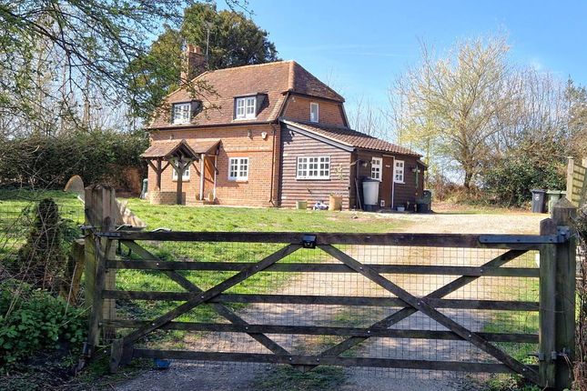 Hatch Lane, Ockham 2 bed detached house for sale