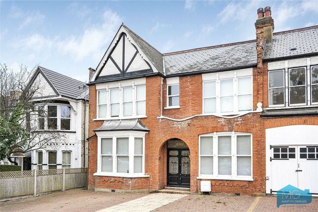 Holden Road, Woodside Park, London, N12 4 bed semi