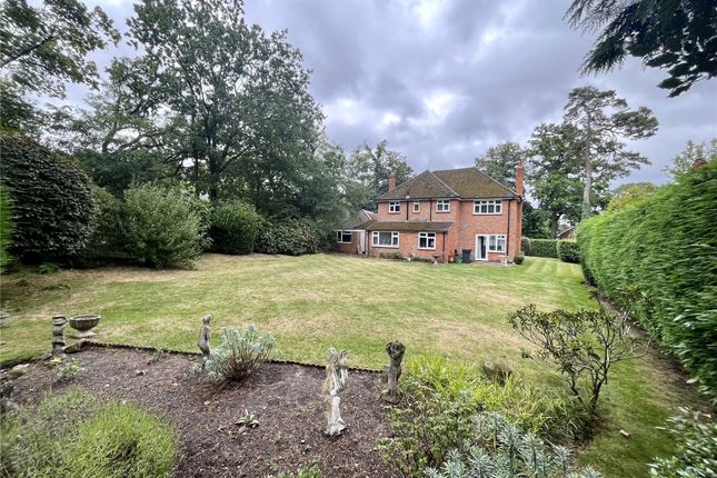 Heatherdale Road, Surrey GU15 5 bed detached house for sale