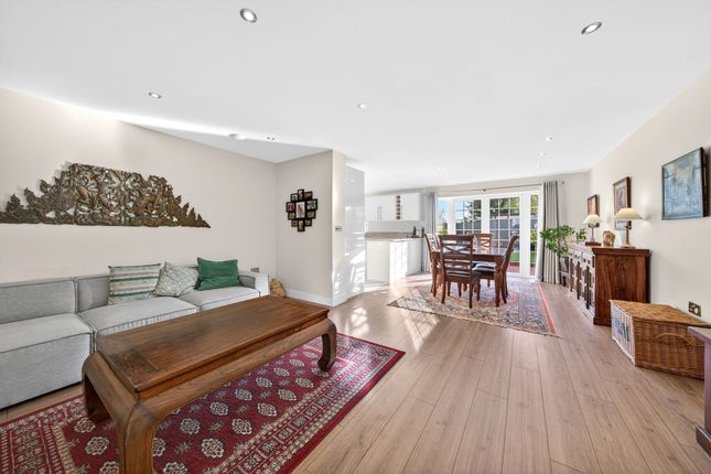 Stratfield Road, Borehamwood WD6 4 bed detached house for sale