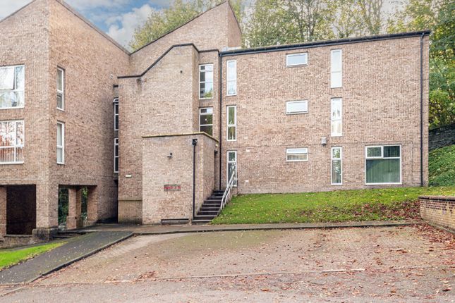 Frizley Gardens, Bradford BD9 2 bed flat for sale