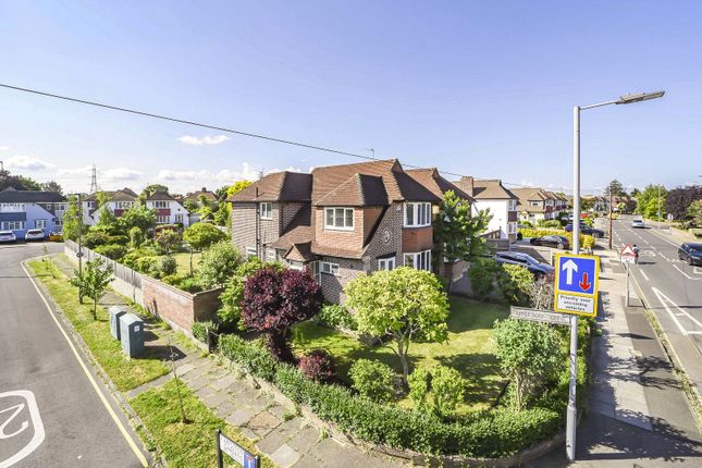Motspur Park, New Malden, KT3 4 bed link detached house for sale