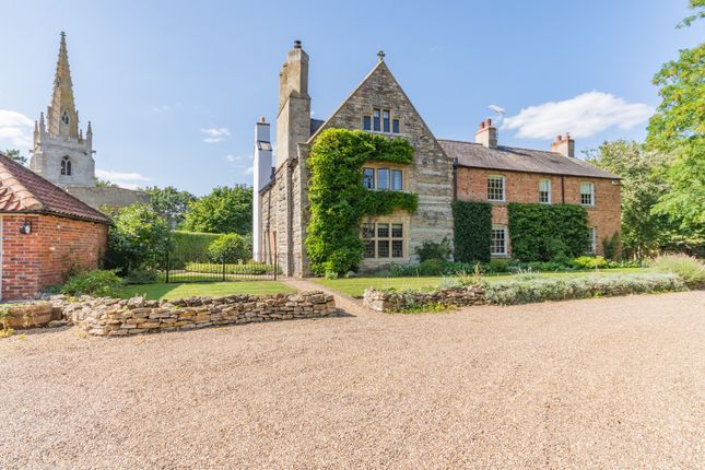6 bedroom detached house for sale