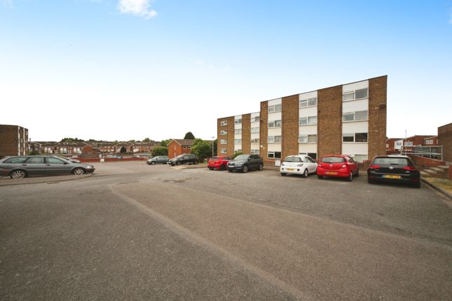 1 bedroom ground floor flat for sale