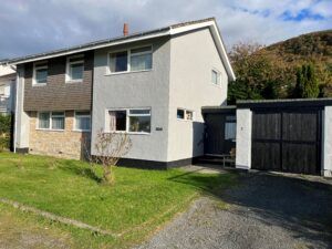 4 bed detached house