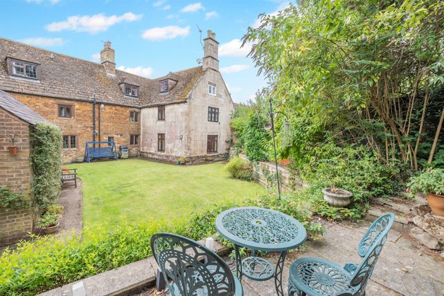 8 bedroom end of terrace house for sale