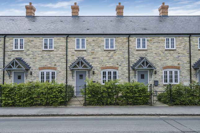 Leonard Meadow, Bicester, OX27 2 bed terraced house for sale