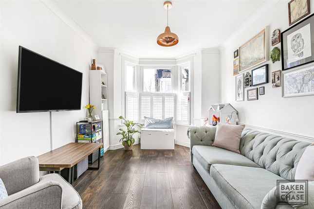Fotheringham Road, Enfield EN1 3 bed end of terrace house for sale