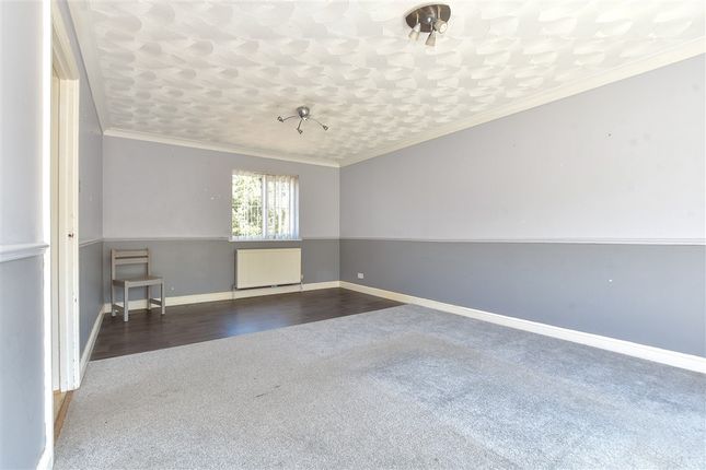 4 bed detached house