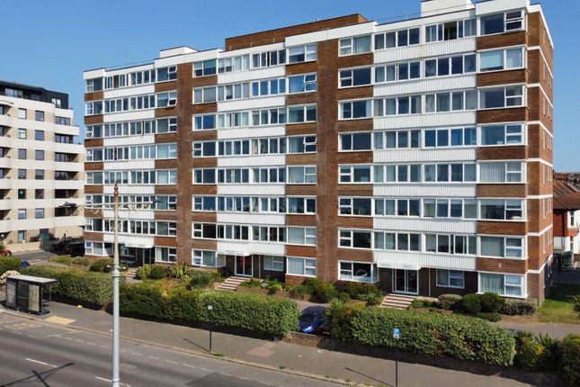 Braemore Court, Kingsway, Hove, BN3 2 bed flat for sale
