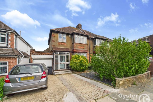 Ravenscraig Road, London, N11 3 bed semi