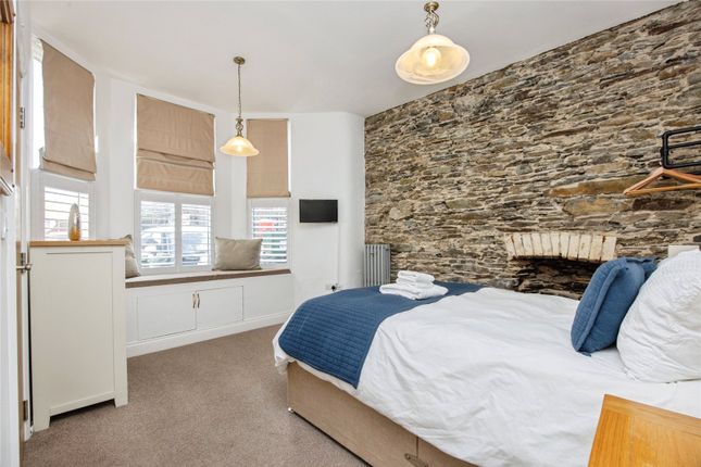 3 bedroom flat for sale