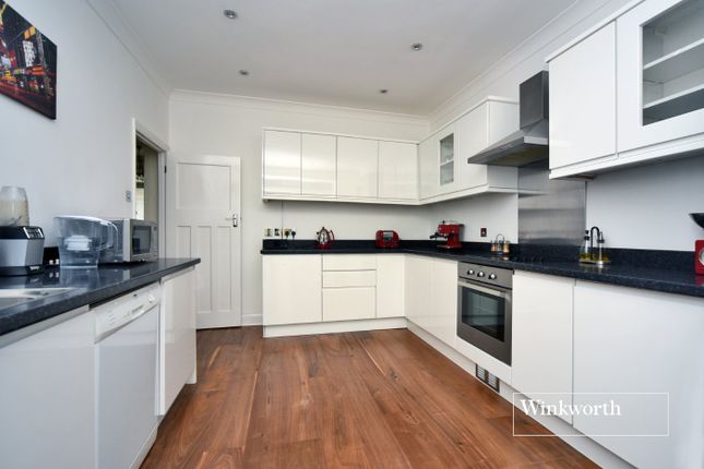 Sandringham Road, Worcester Park, KT4 3 bed end of terrace house for sale