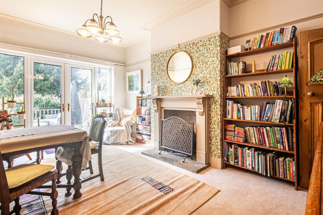 5 bedroom semi-detached house for sale