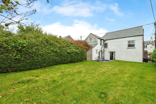 4 bed detached house